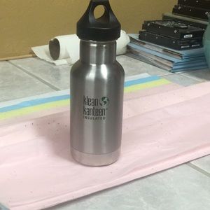 12 oz insulated Stainless steel Kleen Kanteen.